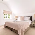 Nyaraló Retreats At Saltmoore