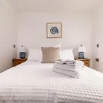 Retreats At Saltmoore Nyaraló