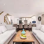 Nyaraló Retreats At Saltmoore *