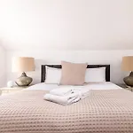 Nyaraló Retreats At Saltmoore