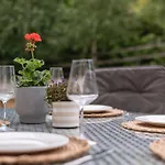 Nyaraló Retreats At Saltmoore